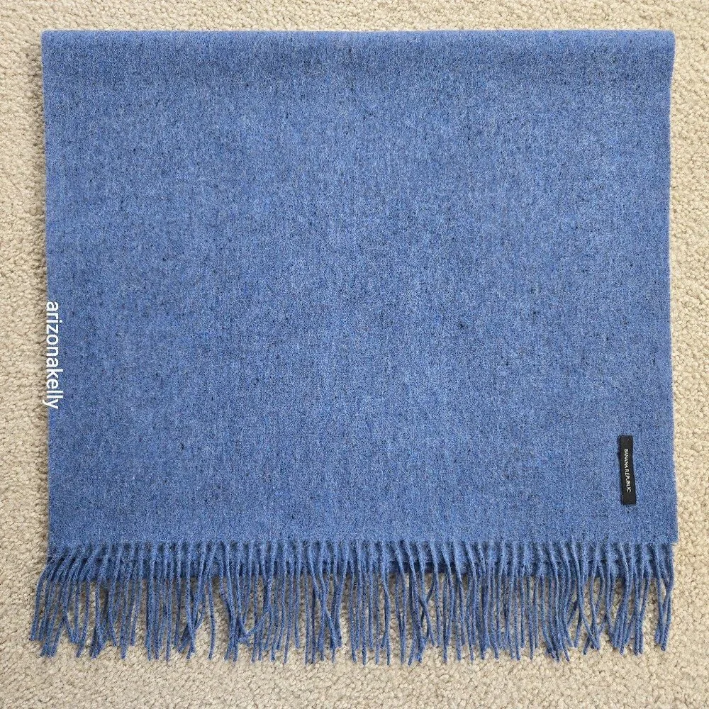NWOT Banana Republic Wool Scarf Blue With Black Speckles